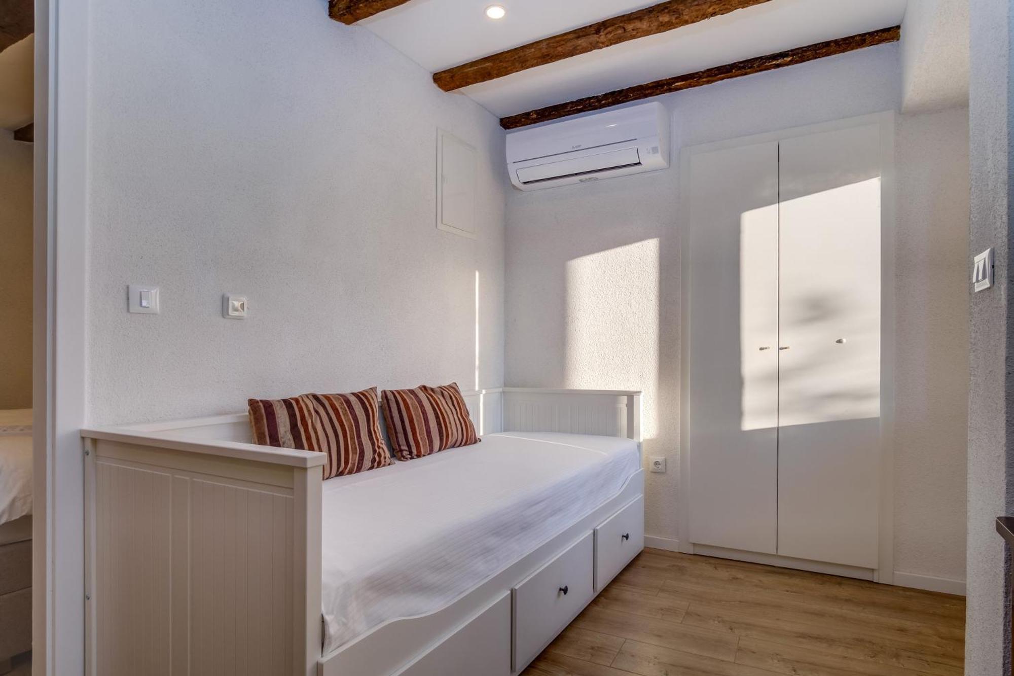 Casa Rustica Apartment มาลีโลชินจ์ ภายนอก รูปภาพ